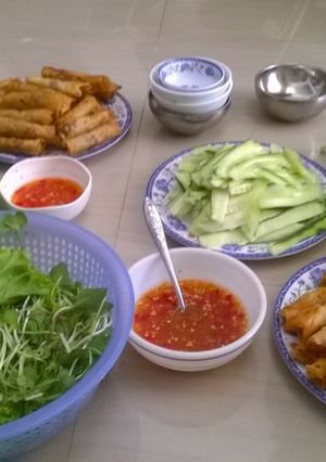 Hình của món Ram cuốn lá cải.