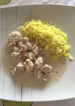 Una foto de Pollo Thai con arroz al curry