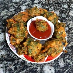 Spinach fritters😋 A picture of Spinach fritters😋.