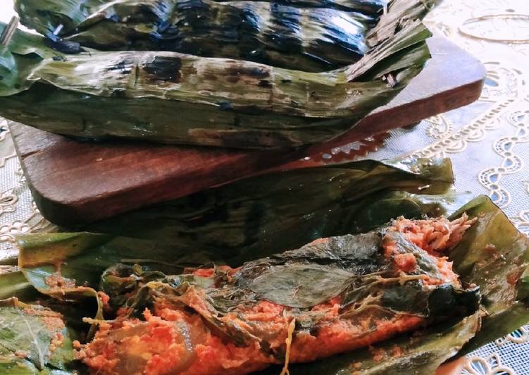 Cara Gampang Menyiapkan Pepes tongkol with kemangi belimbing wuluh, Lezat Sekali