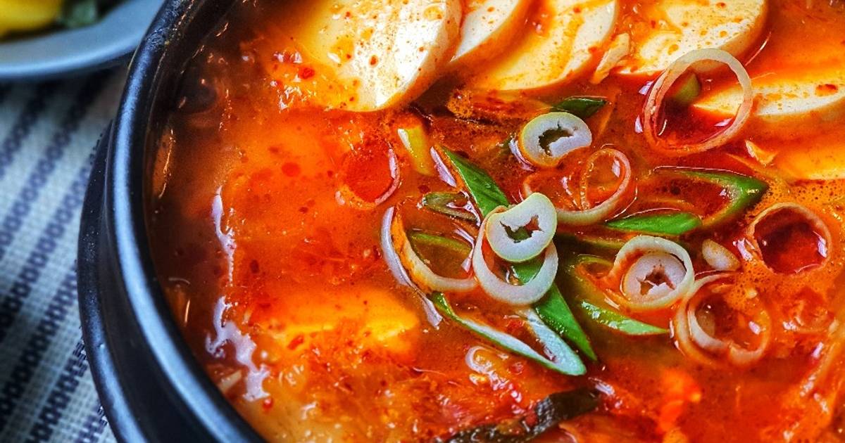 Súp đậu hũ Hàn Quốc có kết hợp với những loại nào để tăng hương vị?
