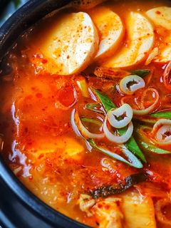 Hình của món CANH ĐẬU HỦ NON ITAEWON - HÀN QUỐC - SUNDUBU JJIGAE-순두부찌개.