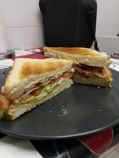 Una foto de 🥪 Sándwich BLT