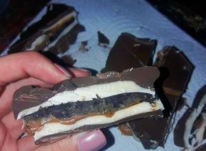 Una foto de Tableta chocolate triple oreo