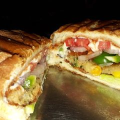 A picture of Veg Cheese Burger.