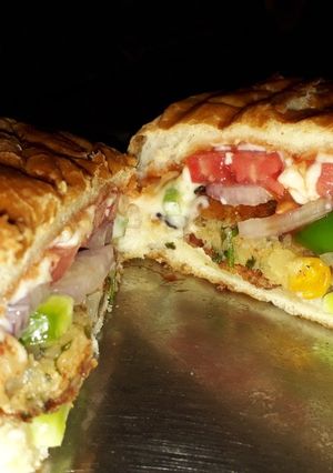 A picture of Veg Cheese Burger.