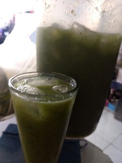 Una foto de Agua Pepino, perejil y limón pa'la presión