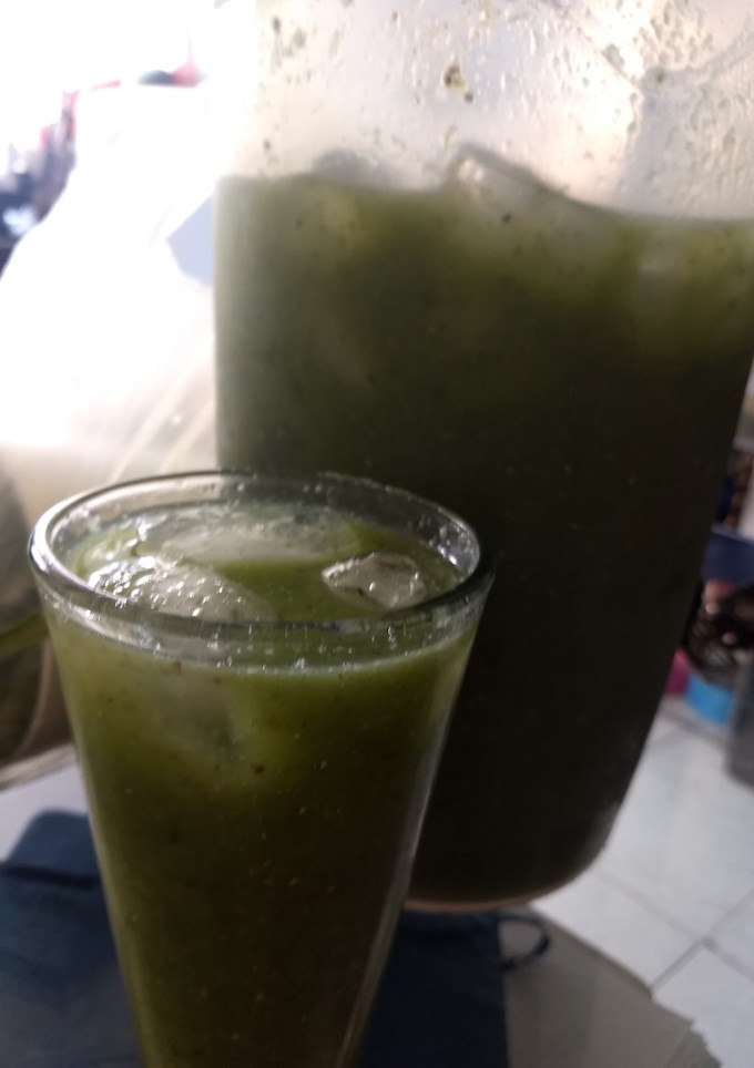 Una foto de Agua Pepino, perejil y limón pa'la presión