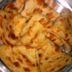 A picture of White chapati.