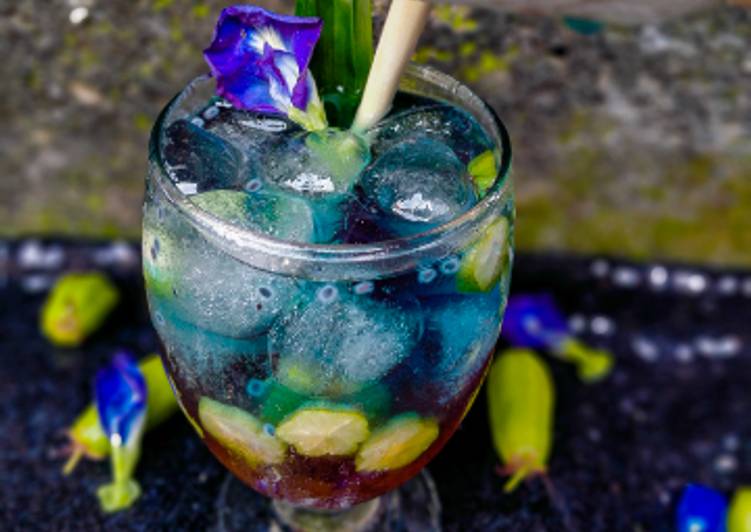 Resep: Es Belimbing Wuluh Bunga Telang yang Enak