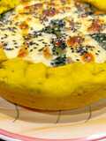 Pascualina de zucchini con masa casera de cúrcuma