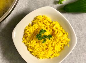 Une photo de Riz pilaf au curcuma