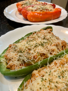 Una foto de Pimientos rellenos en el microondas muy fáciles!!