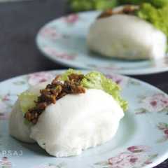 A picture of Mantao isi ayam.