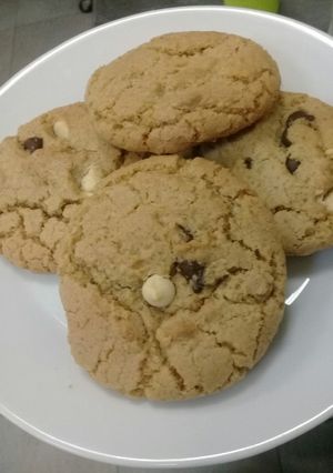 A picture of Chewy chocolate chip Cookies.