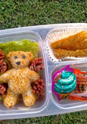 Foto resep Bekal Anak Sekolah (nasi goreng +sosis+nugget)