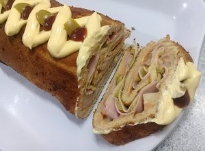 Una foto de Pionono de Jamón, Queso y Palmitos💥✅ | Paso a paso🥇