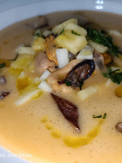 Una foto de Crema con "espuma" de mejillones