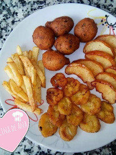 Una foto de Combinado de fritos: manzana🍎 y plátano🍌 fritos🍳