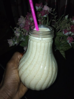 A picture of Pineapple banana smoothie.