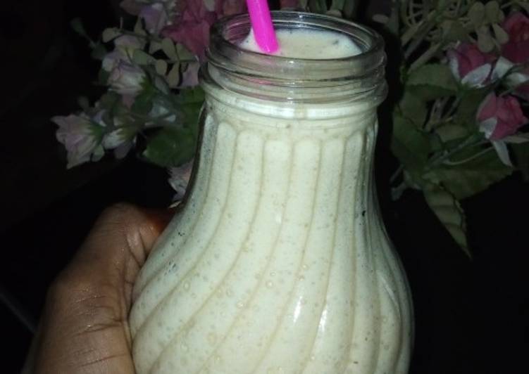 How to Make Quick Pineapple banana smoothie