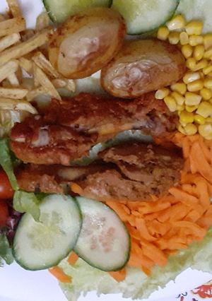 A picture of Chicken Steamed Roast with Salad.