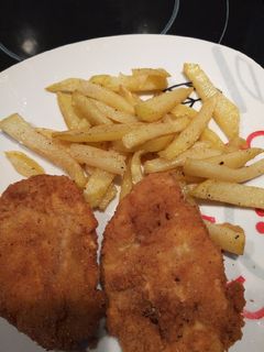 Una foto de Lomo rebozado con patatas