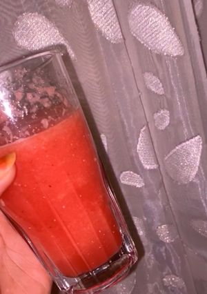 A picture of Water melon juice.