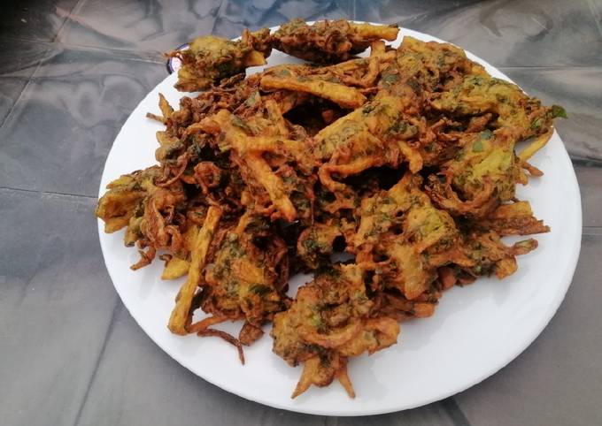 Step-by-Step Guide to Prepare Homemade Palak and Finger Chips Pakora