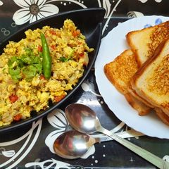 A picture of Parsi Egg Akuri.