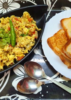 A picture of Parsi Egg Akuri.