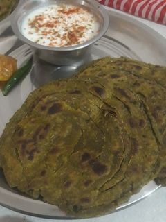 पालक का लच्छा पराठा (palak ka lachha paratha recipe in Hindi) रेसिपी मुख्य फोटो