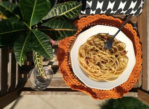 Foto di Bucatini inaspettati con cavolo cappuccio e mandorle