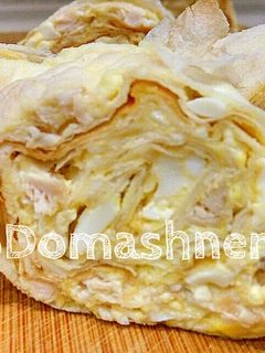Фото Закуска из лаваша с сыром, яйцами и курицей.