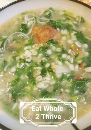 A picture of Barley Shepherd's Purse fish ball congee 大麦荠菜鱼丸粥.