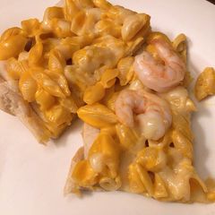 A picture of Mac & Cheese Pizza.
