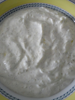 Una foto de Salsa griega de yogur y ajo