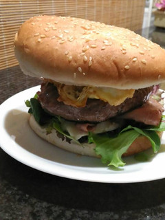 Una foto de Hamburguesa con queso de cabra