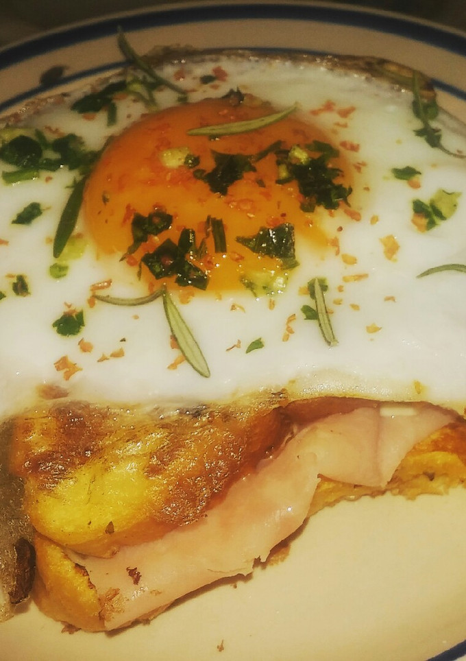 Una foto de Tostada francesa en Sándwich