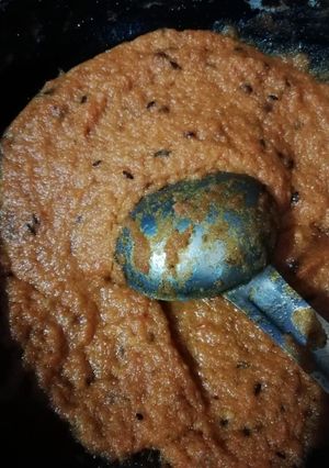 A picture of Garlic chutney.