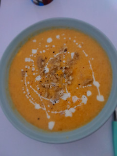 Una foto de Sopa Crema de Calabaza o Zapallo con Nueces