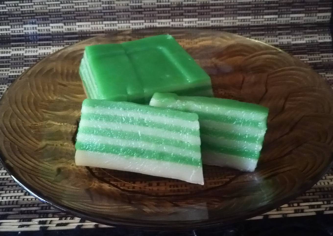 10. Kue lapis tepung ketan