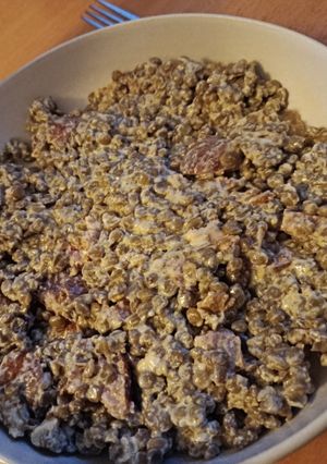 Une photo de Salade de saucisses, lentilles et bleu de Bresse
