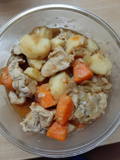 快煮鍋馬鈴薯燉肉 的食譜成品照片