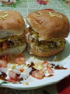 मसाला पाव (masala pav recipe in marathi) रेसिपी चे मुख्य फोटो