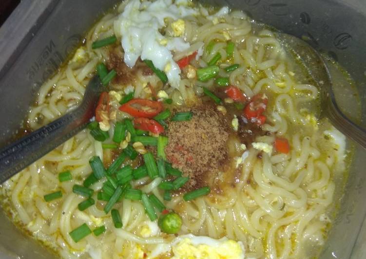 Bagaimana Menyiapkan 38. Mie instan telur, Lezat Sekali