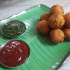 A picture of Poha balls.