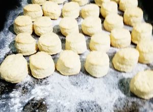 Una foto de Escones de queso con aceite