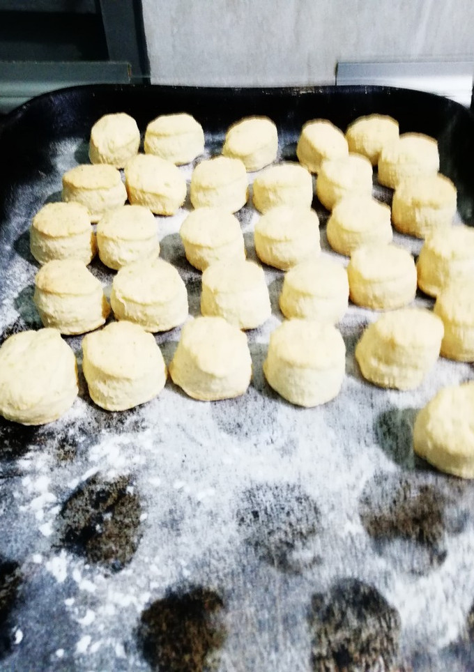 Una foto de Escones de queso con aceite