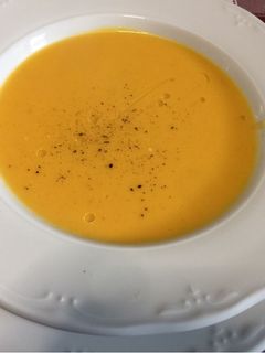 Una foto de Crema de zanahoria 🥕